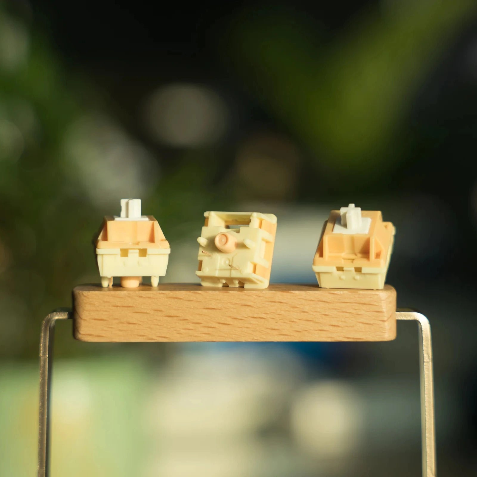HMX Egg Yolk Linear Switches